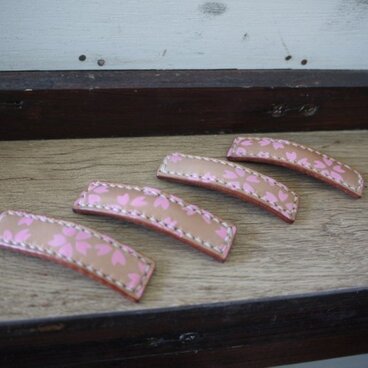 ヘアピン　桜　革製