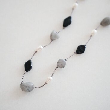 るるくま様ご予約・モノトーンシルクコード・ネックレス