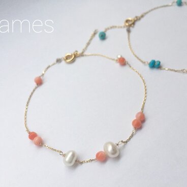 揺れる珊瑚と淡水パールのブレスレット