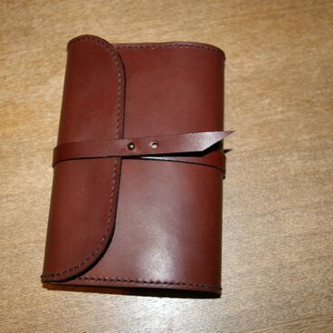 厚いヌメ革のブックカバー3