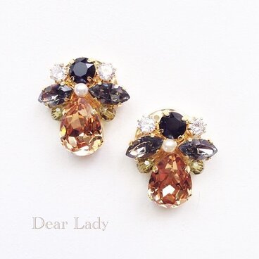 スワロフスキーエレメントクラシックイヤリング（シャンパン）