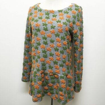 もこもこお花のギャザートップス