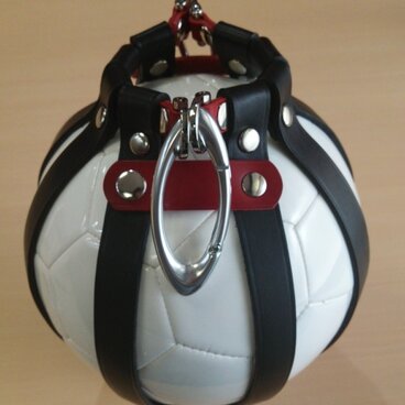 ボールホルダー（ブラック×レッド・ヤスリ仕上げ）