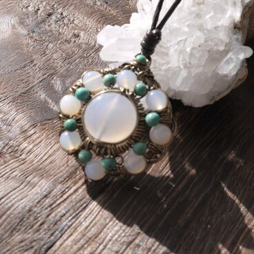 ネックレス　ホワイトカルセドニー＆ターコイズ