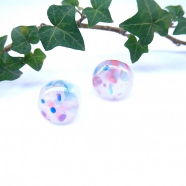 硝子のまんまるアシンメトリーピアス　