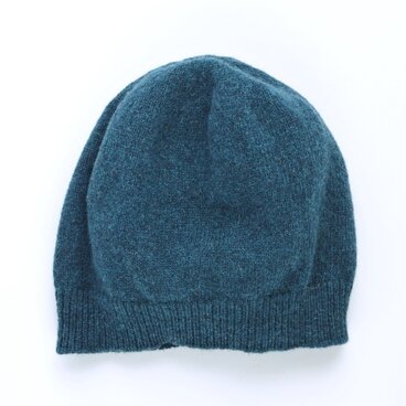 ネイビーのニット帽