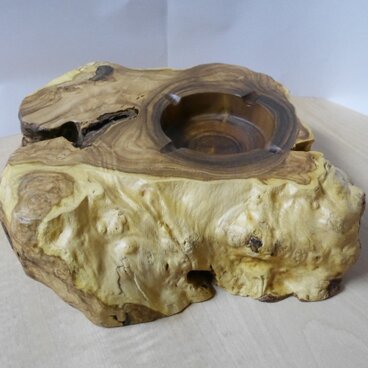 槐(エンジュ)の灰皿　J