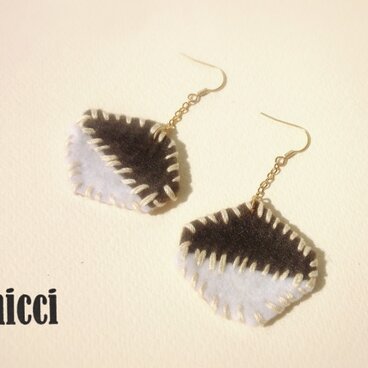 フェルト刺繍のツートンピアス