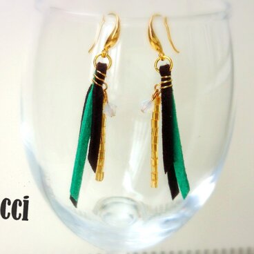 タッセルピアス