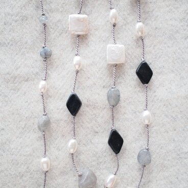 MEGU33220様ご予約・モノトーンシルクコード・ネックレス