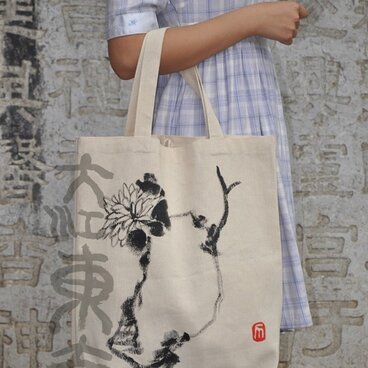 水墨画石、菊のエコバッグ