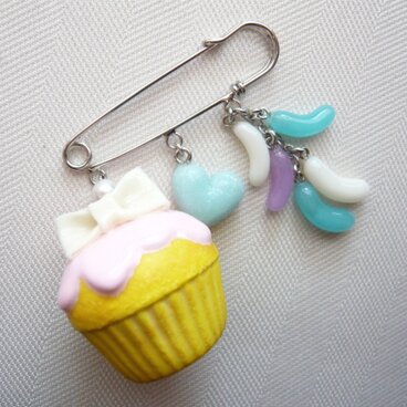カップケーキブローチ