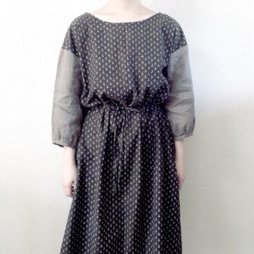 久留米絣のパフスリーブワンピース　カーキ