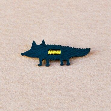 おおかみブローチ