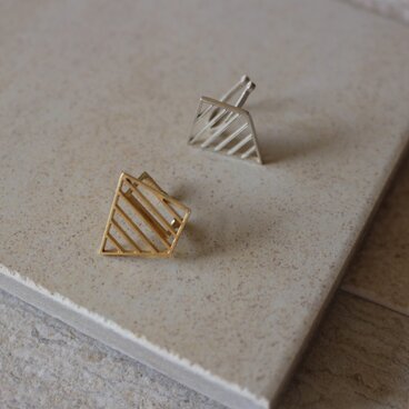 DIAGONAL earcuff
