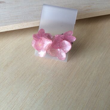 ロマンチックカラーのピアス