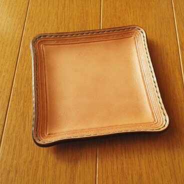 革のトレイ(小)２