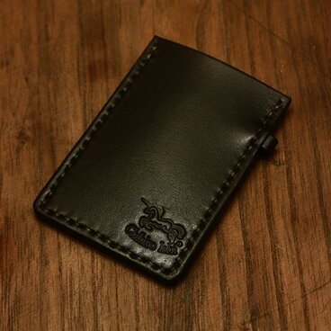 本革手染めシンプルな名刺カードケース　ブラック