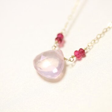 ローズクオーツとスピネルのネックレス