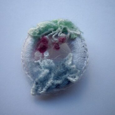 青い小鳥のブローチ