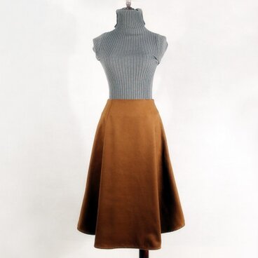 柔らかいウールスカート