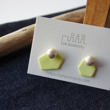 カケラピアス（ライム）