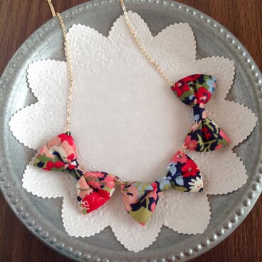 りぼんのネックレス