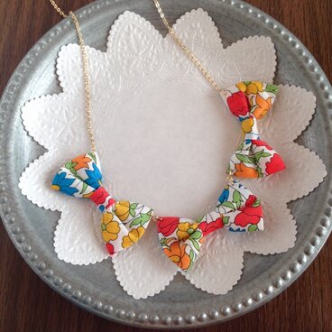 りぼんのネックレス