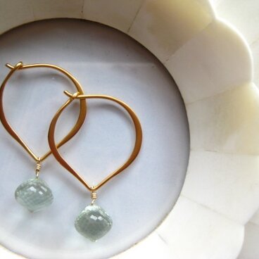 グリーンアメジストのデザインフープピアス