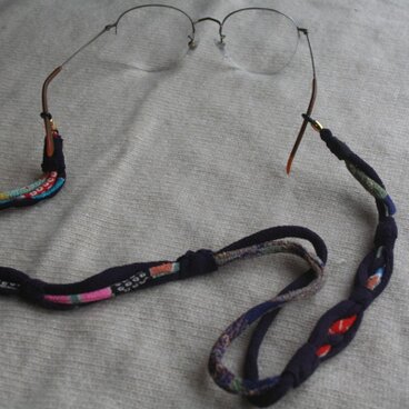 ヒヤッとしない　縮緬眼鏡ストラップ