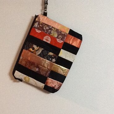 帯地のパッチワーク風クラッチバッグ