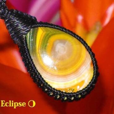 ★天然石★エクリプス★皆既日食ネックレス★手作りペンダント★マクラメ編み★