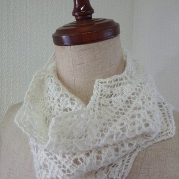 レースのネックウォーマー　白Ｍ