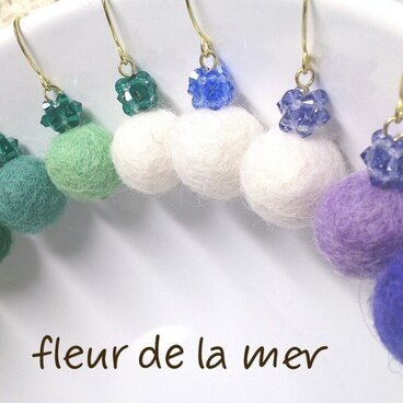 【送料無料】スワロフスキー＆フェルトボール -カラースワロ×カラー/ホワイトフェルト-