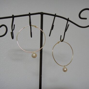 ８ｍｍのコットンパール　４５ｍｍのフープピアス