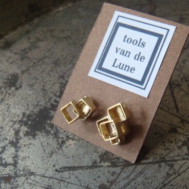 スクエアピアス tools van de Lune