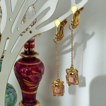 ギフトボックス(オーロラピンク)イヤリング/ノンホールピアス