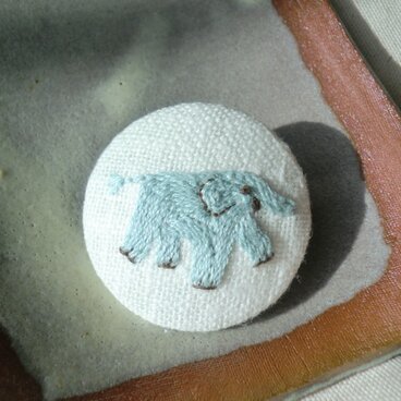 ゾウ（淡い青）