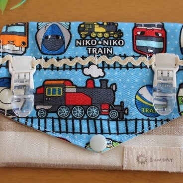 ハンカチが初めてでもすぐ手がふける！移動ポケット★電車