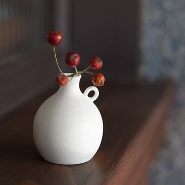 白のちいさな花器　785