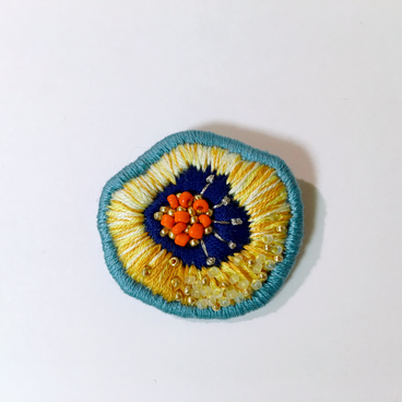 お花の小さめブローチ（イエロー）