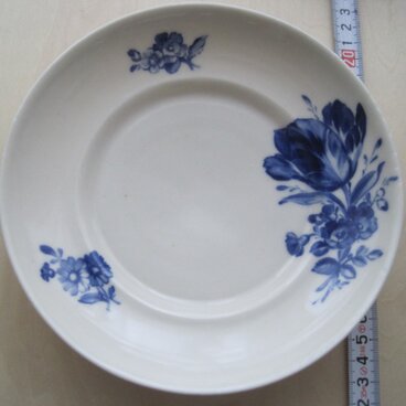 チューリップのケーキ皿