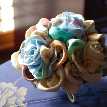 和布とプリザーブドローズの装花ー プリばらワーク 冬もえ