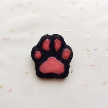 ネコちゃんの肉球*クロネコ