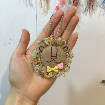 ライオンさまのもふもふブローチ（きいろ）