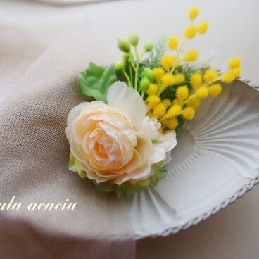 sold再々々販　ふわふわミモザのコサージュ　ヘッドドレス　