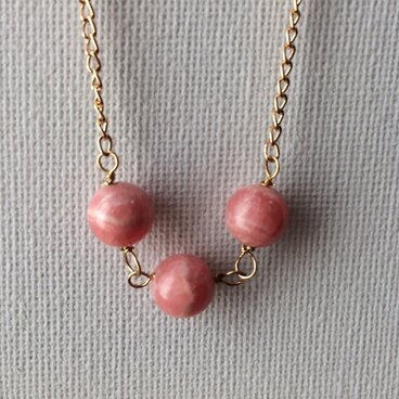 インカローズのネックレス