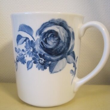 バラと野菊のマグ