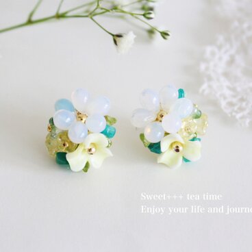 菜の花のブーケ★ヨーロピアンビーズの刺繍イヤリング