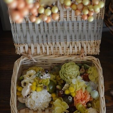 バスケットアレンジとコサージュのセット